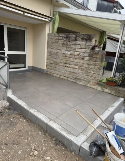 terasse fertig gepflastert